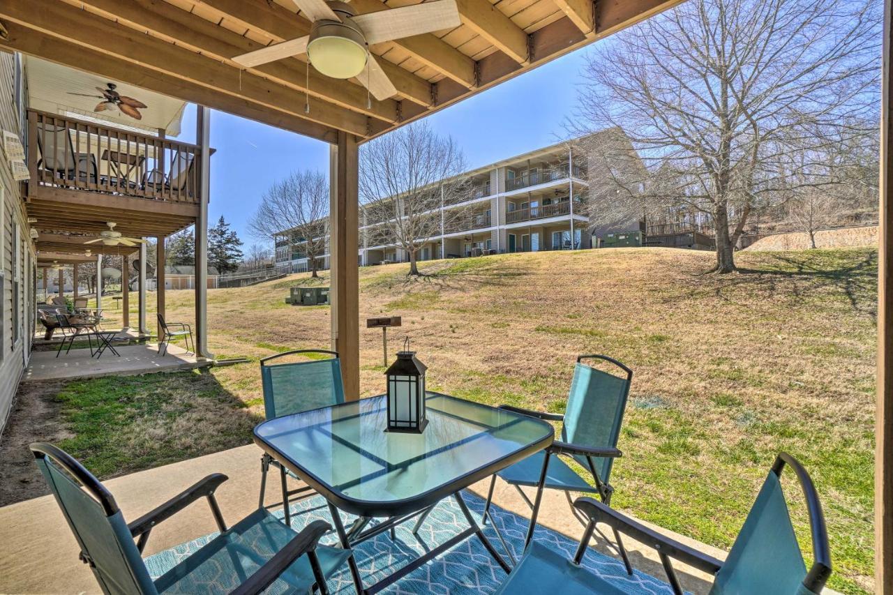 Centrally Located With Pool And Marina! Apartment Branson