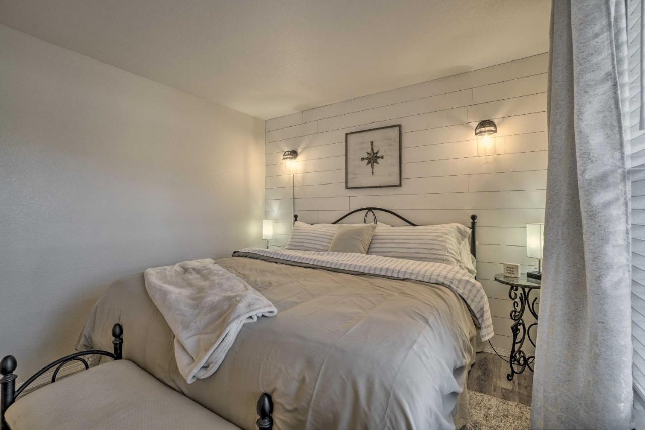 Apartment Centrally Located With Pool And Marina! Branson