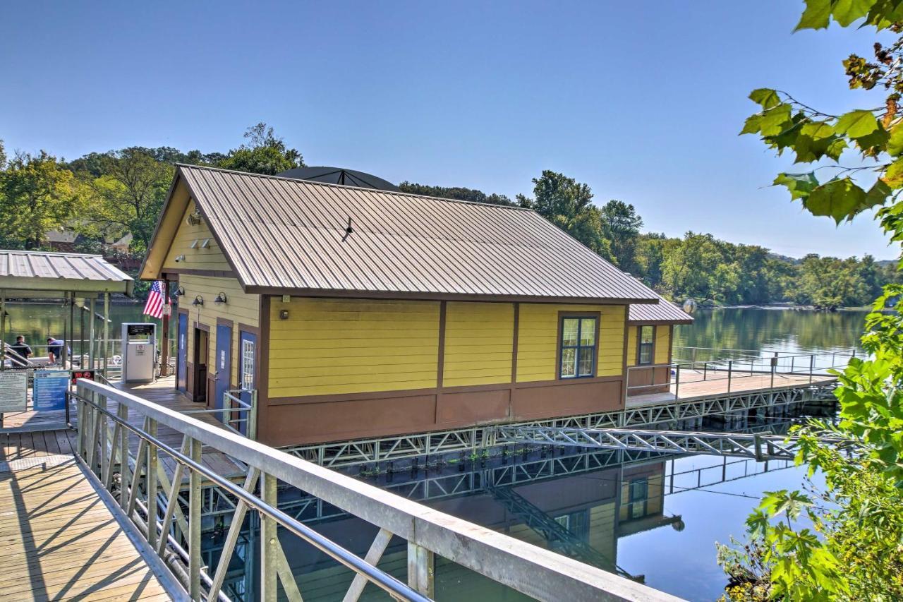 Centrally Located With Pool And Marina!