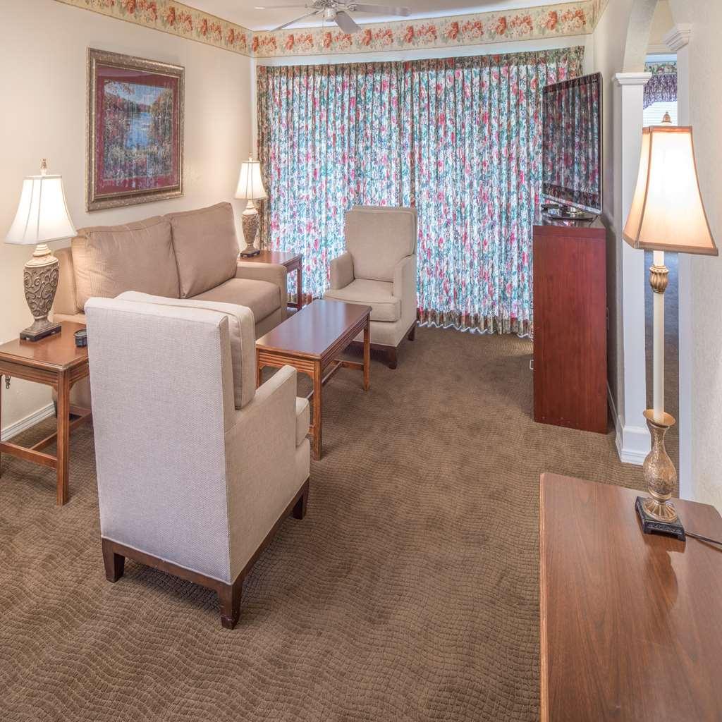 The At Fall Creek 3* Branson
