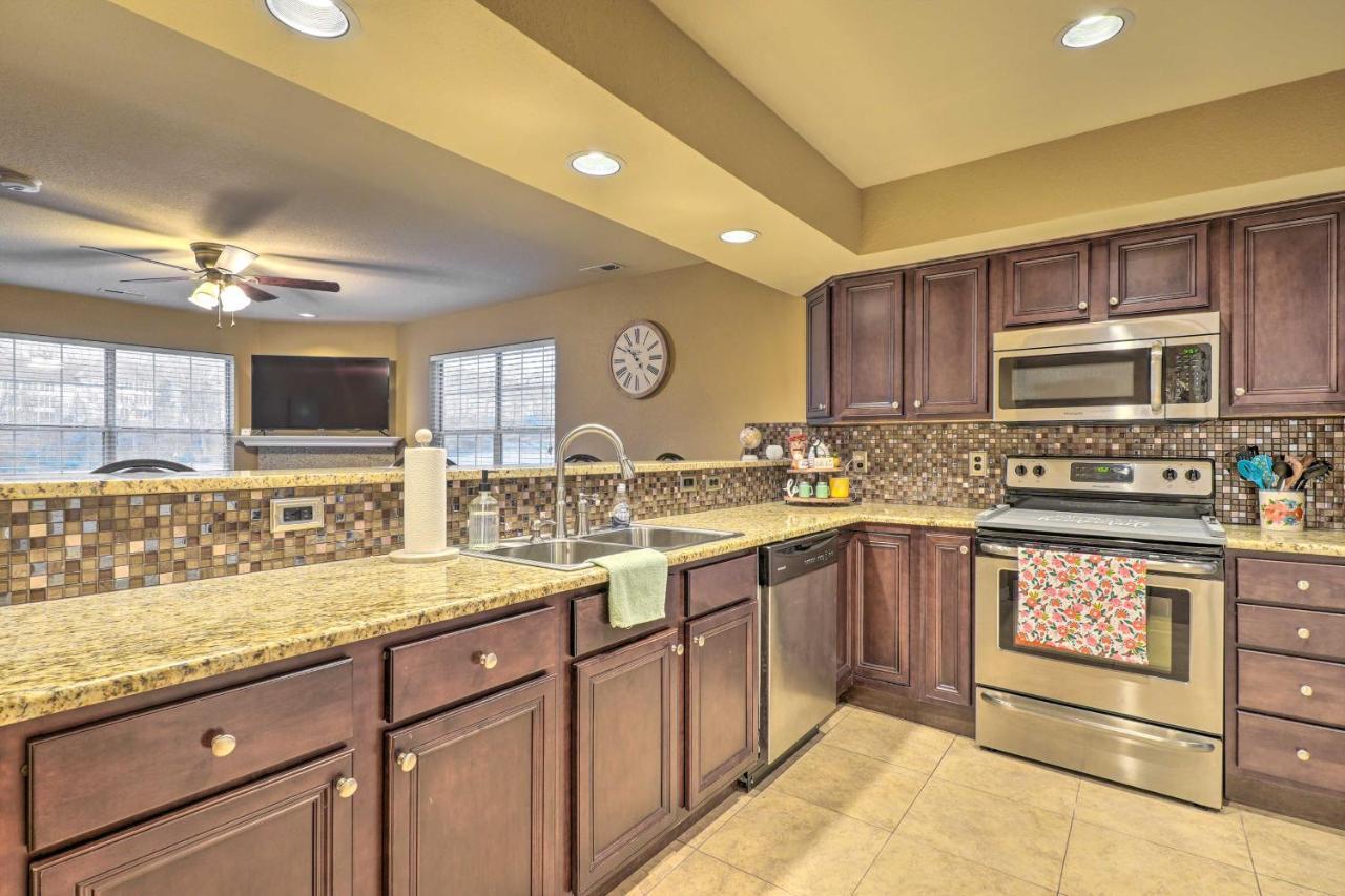 Serene With Sunroom And Golf Course View