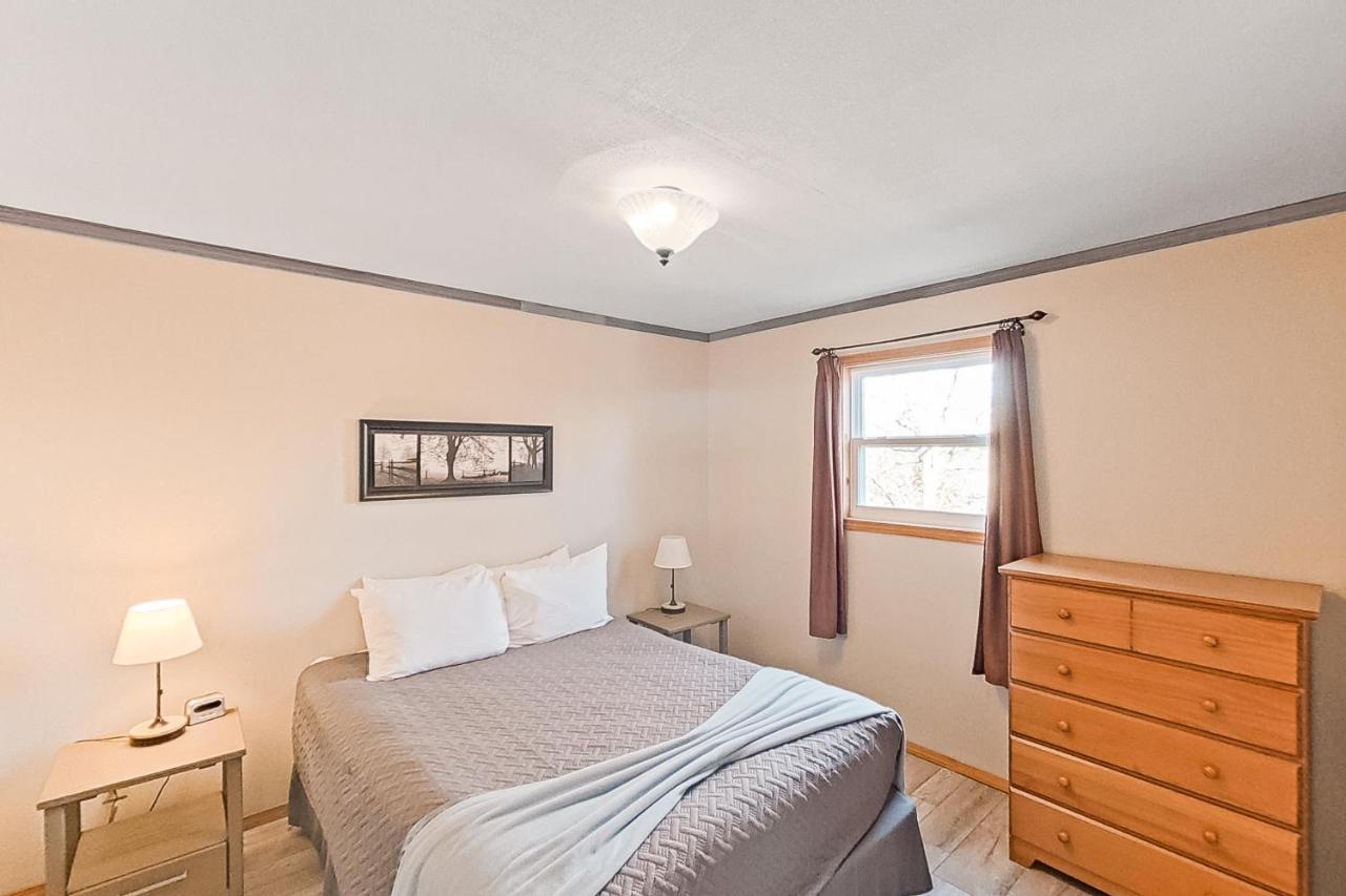 White Wing Cabin 2 * Branson