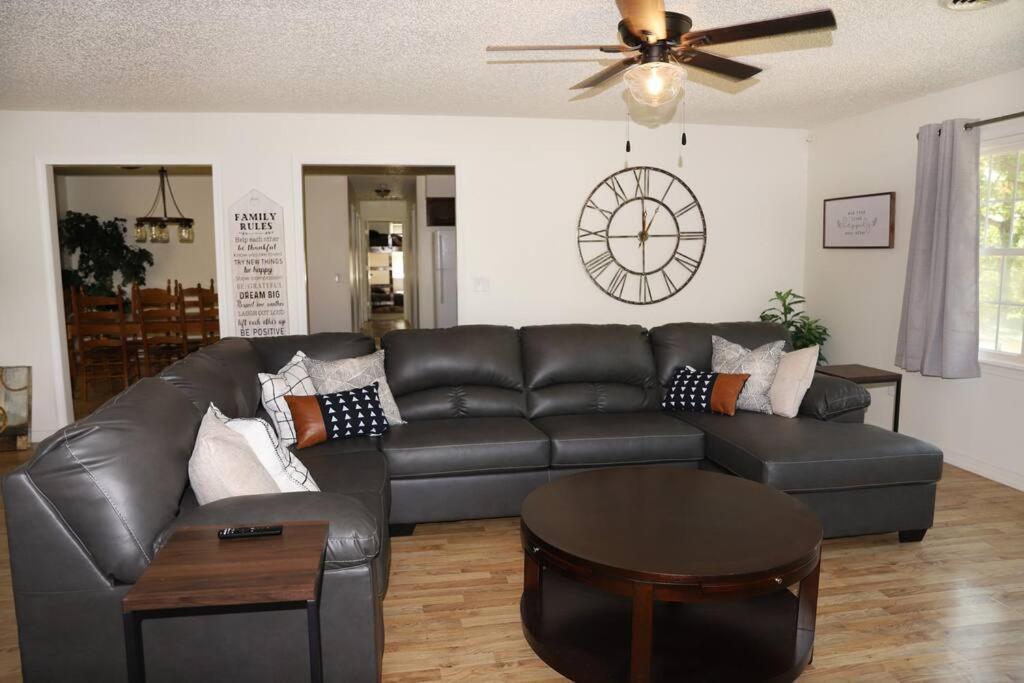 3 Bedroom Vacation Next To Silver Dollar