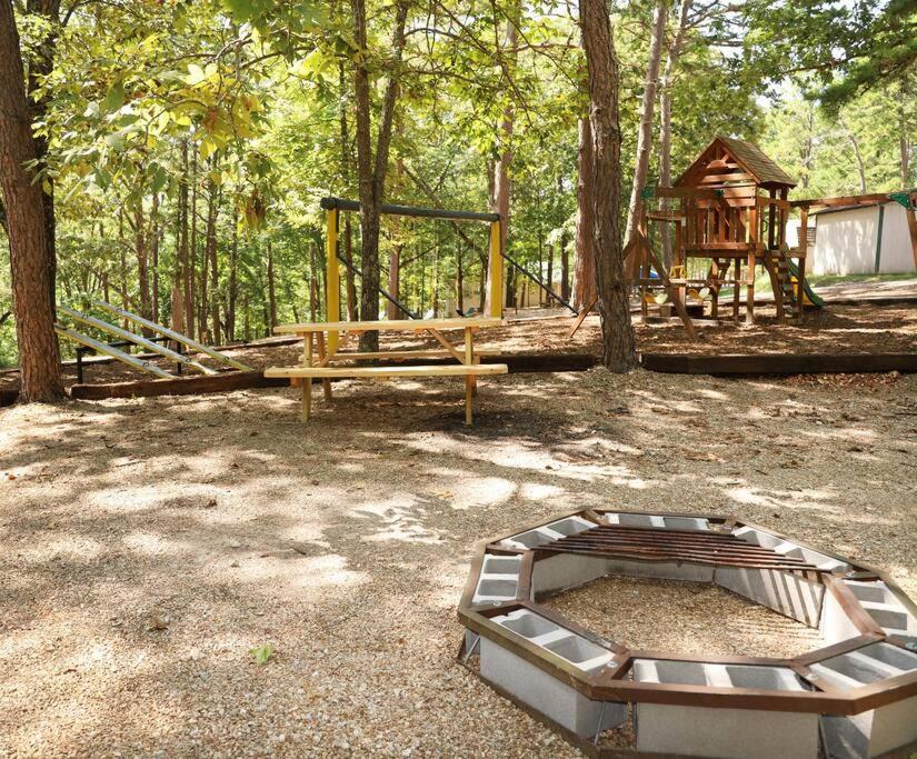 Holiday home 3 Bedroom Vacation Next To Silver Dollar Branson