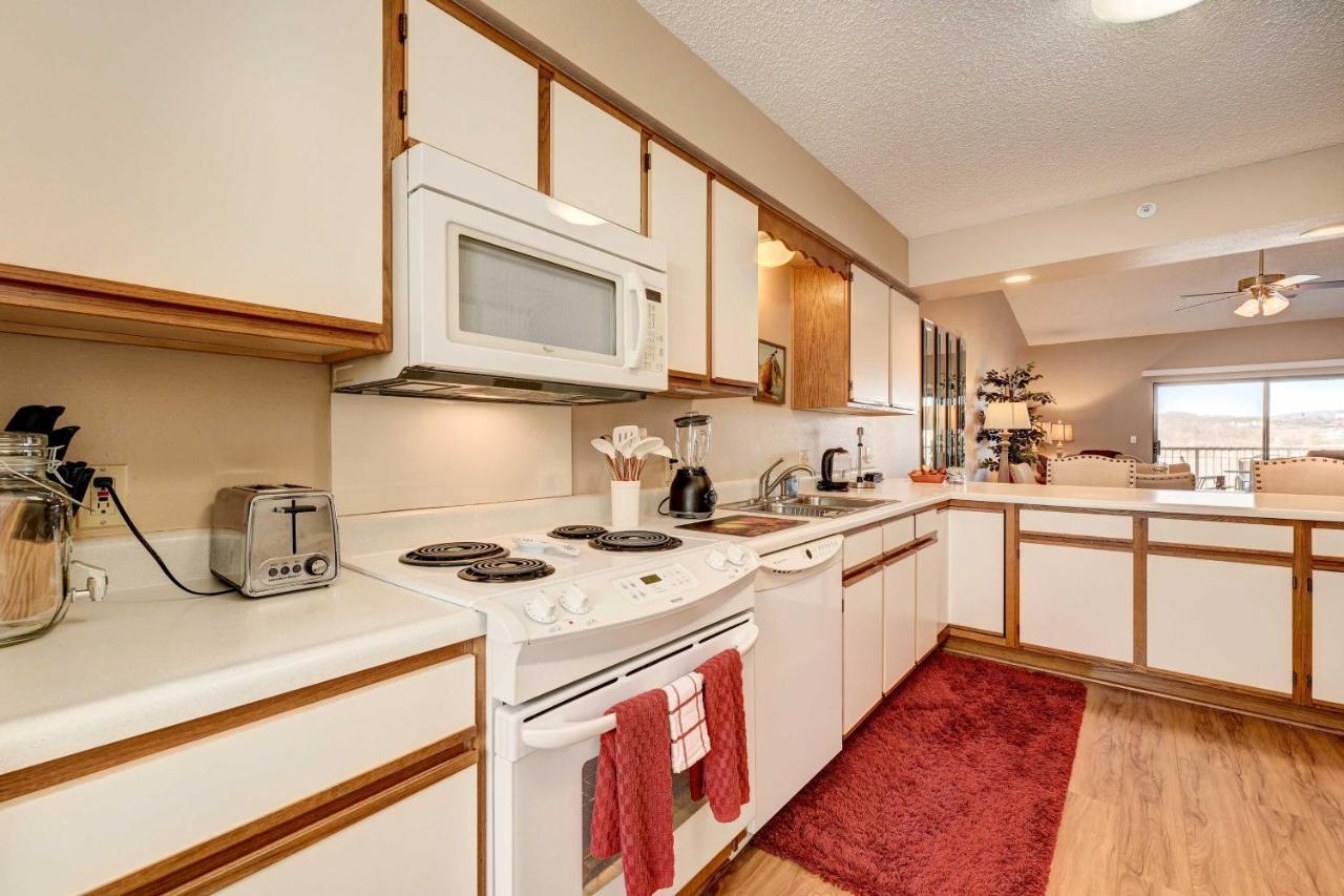 1 Mi To Dolly Partons Stampede! Apartment Branson