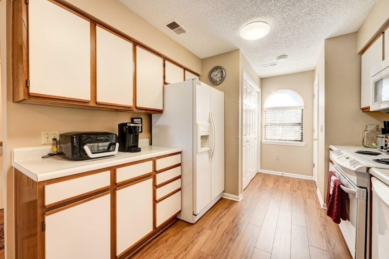 1 Mi To Dolly Partons Stampede! Apartment Branson