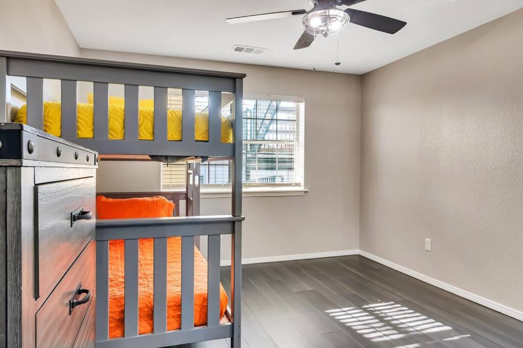 Charming 4-bedroom At The Champions Apartment