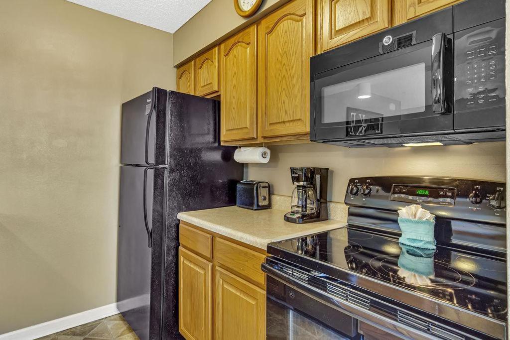 White Pine -- 1204 Branson