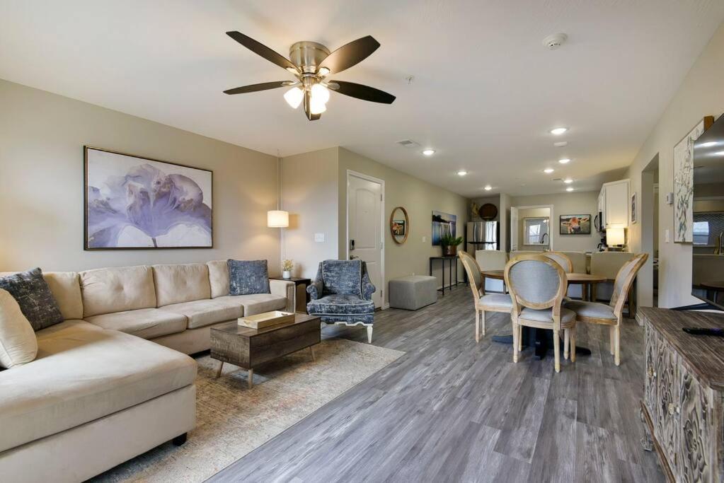 Apartment Branson's Newest Gem: View Condo,patio & Pool Branson