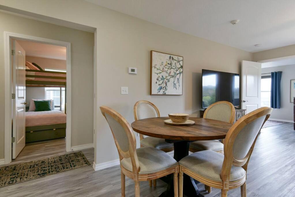 Branson's Newest Gem: View Condo,patio & Pool *