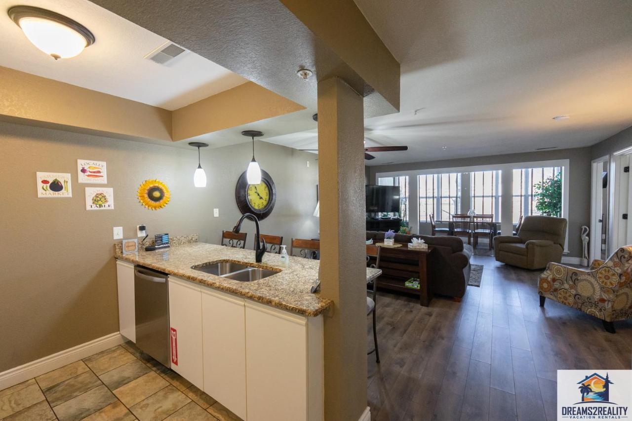 2br Walk-in - Near The 76 Strip - Pool - Free Tickets Included - Clc-6
