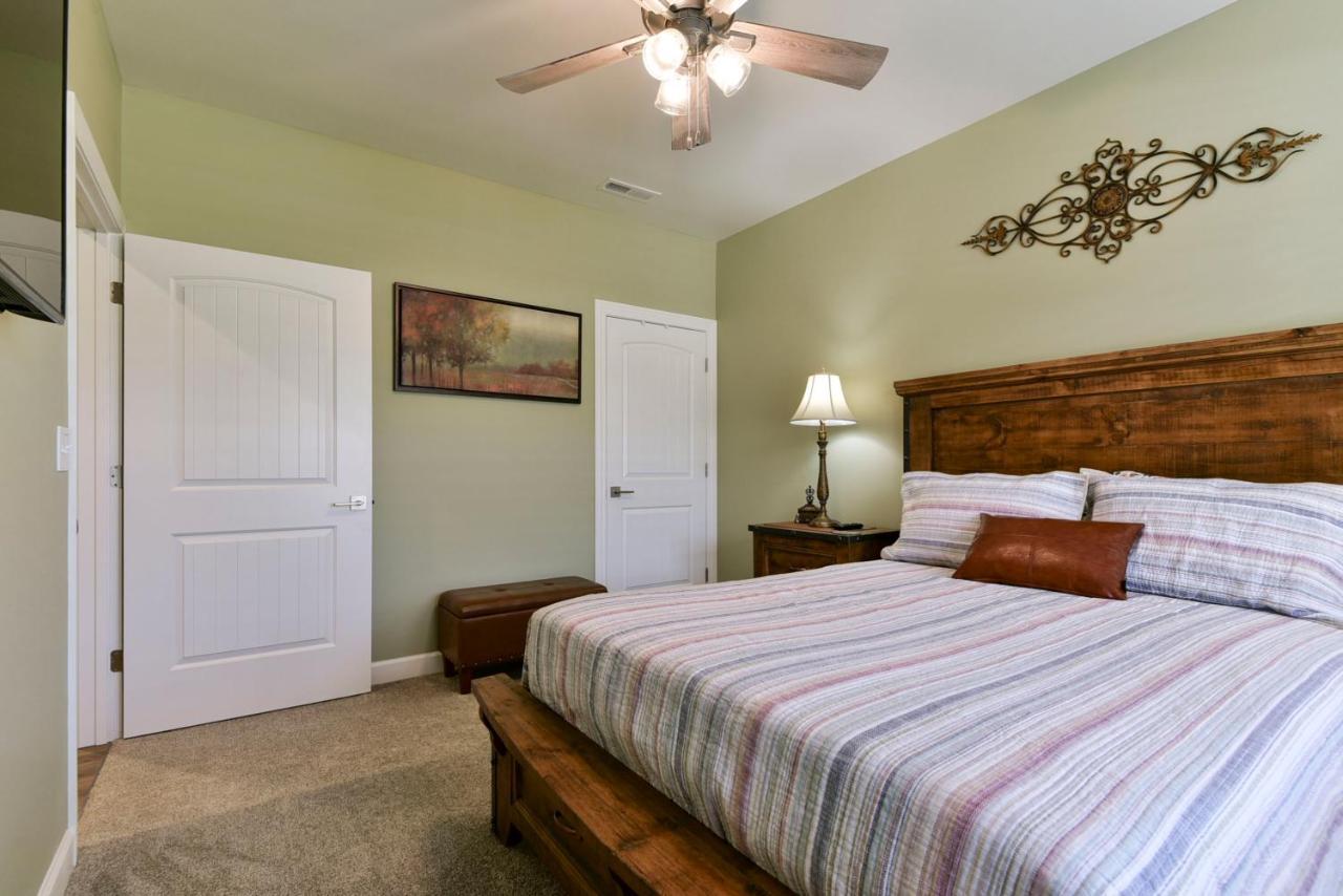 Thousand Hills Luxury Condos: Heart Of Retreat Aparthotel