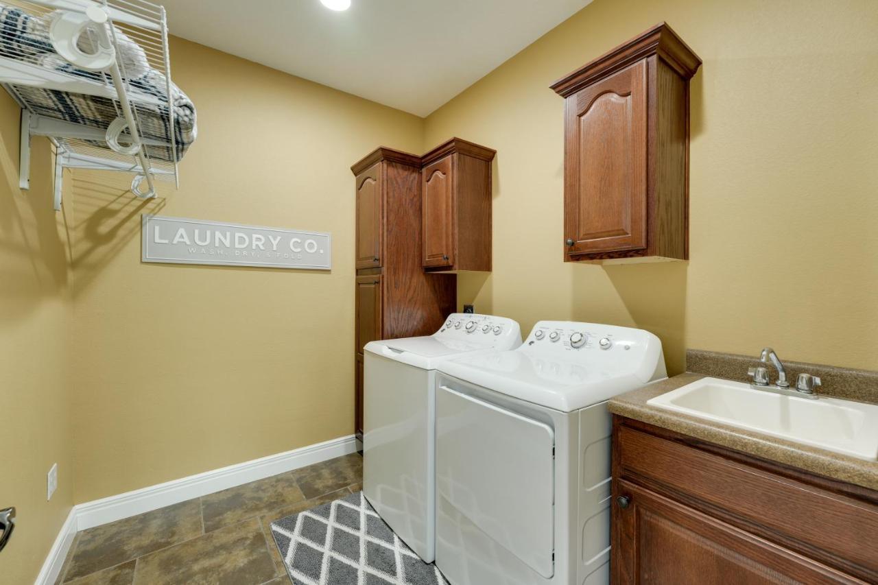 Magnificent Hideaway With Game Room! Holiday home Branson