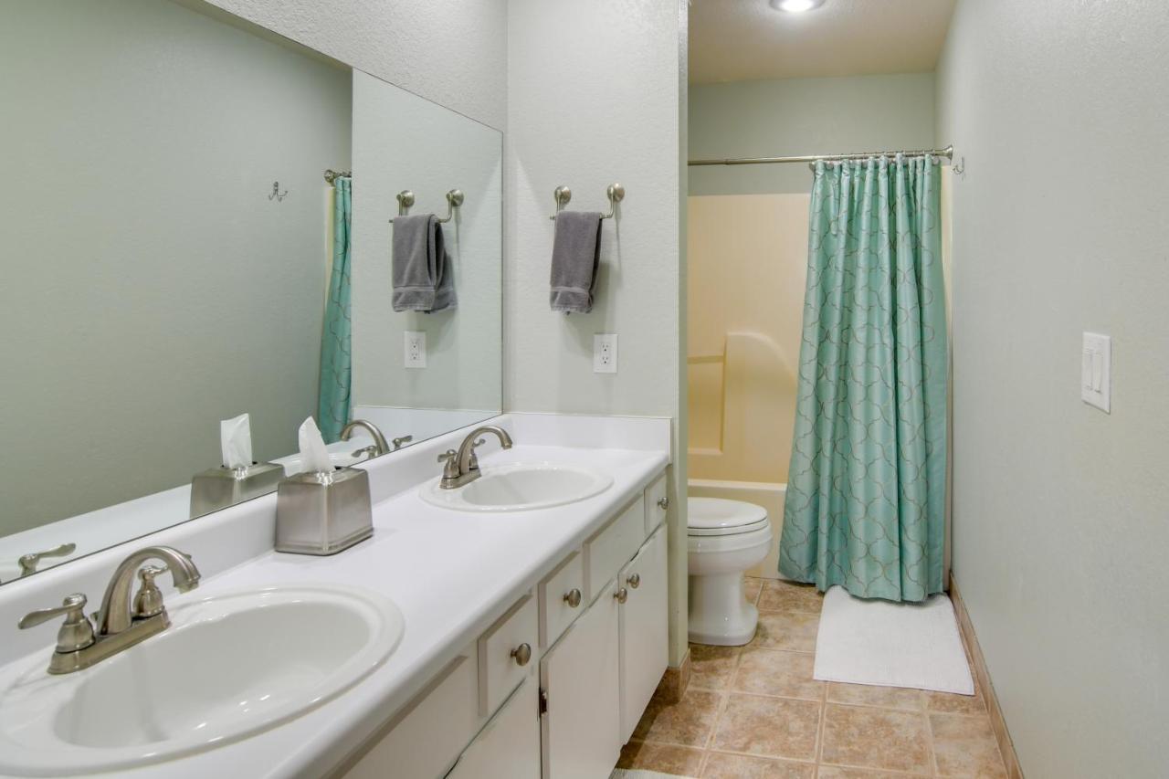 Apartment Lakeside 1 Mile To Silver Dollar City! *