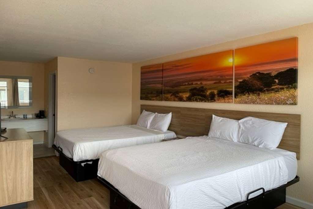 Days By Wyndham Near Theatre District-57641