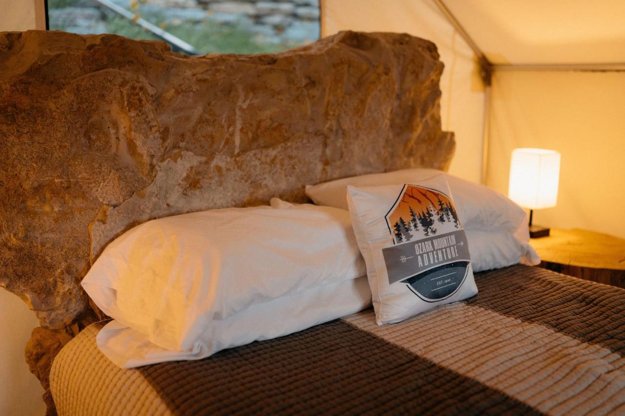 Cozy Unique Glamping On 53 Acres - Bedrock Site * Branson