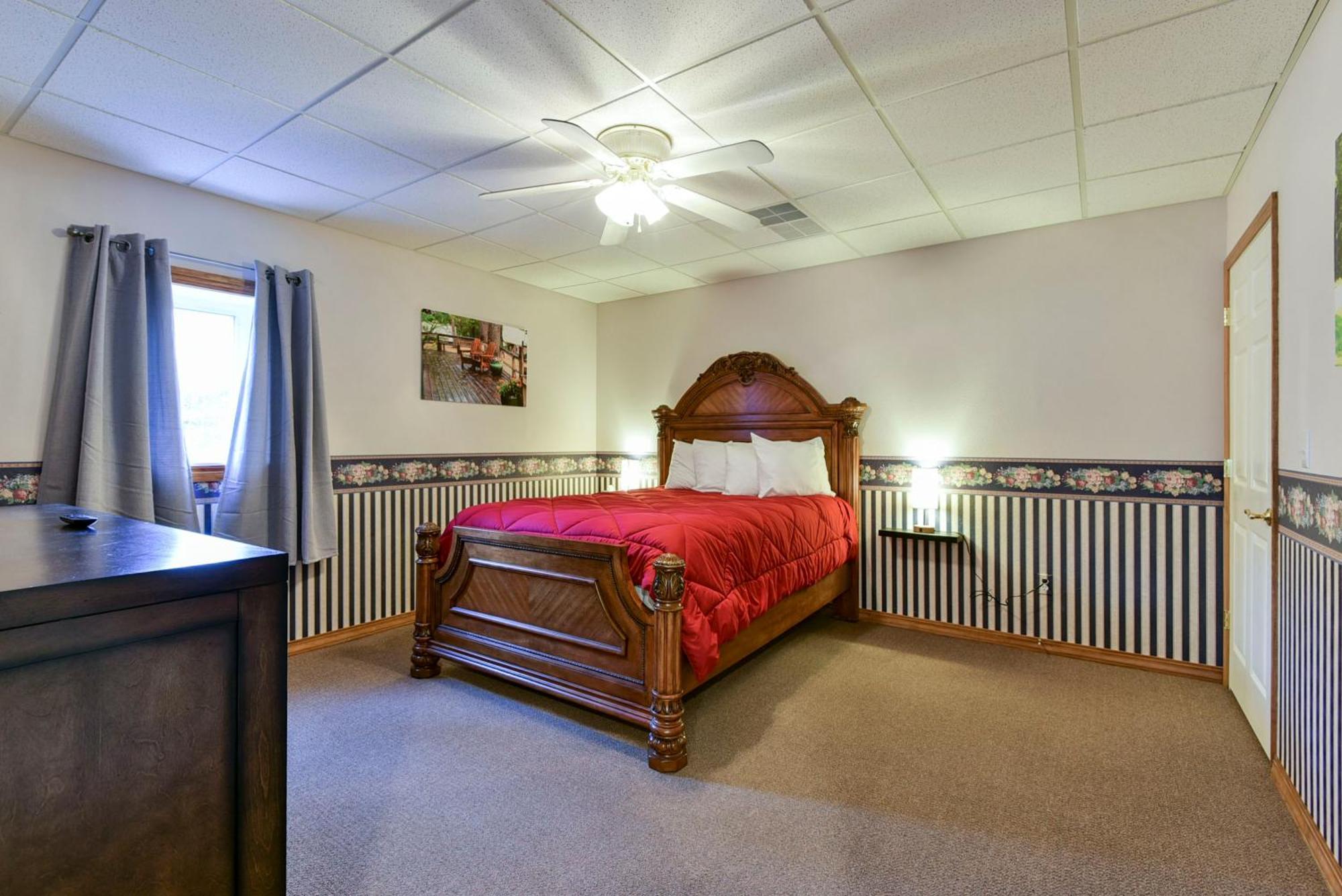 5 Bedroom Vacation Next To Silver Dollar Holiday home *