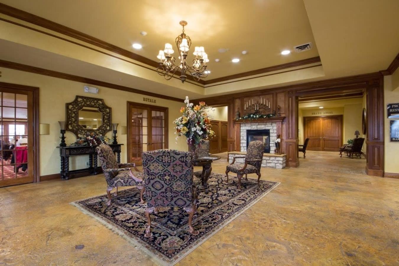 Apartment At Pointe Royale With Indoor Pool And Hot Tub Walking Distance To Clubhouse Branson