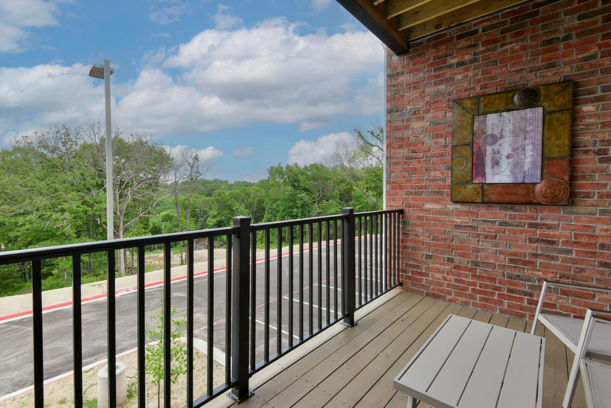 Thousand Hills Luxury Condos: Heart Of Retreat Aparthotel