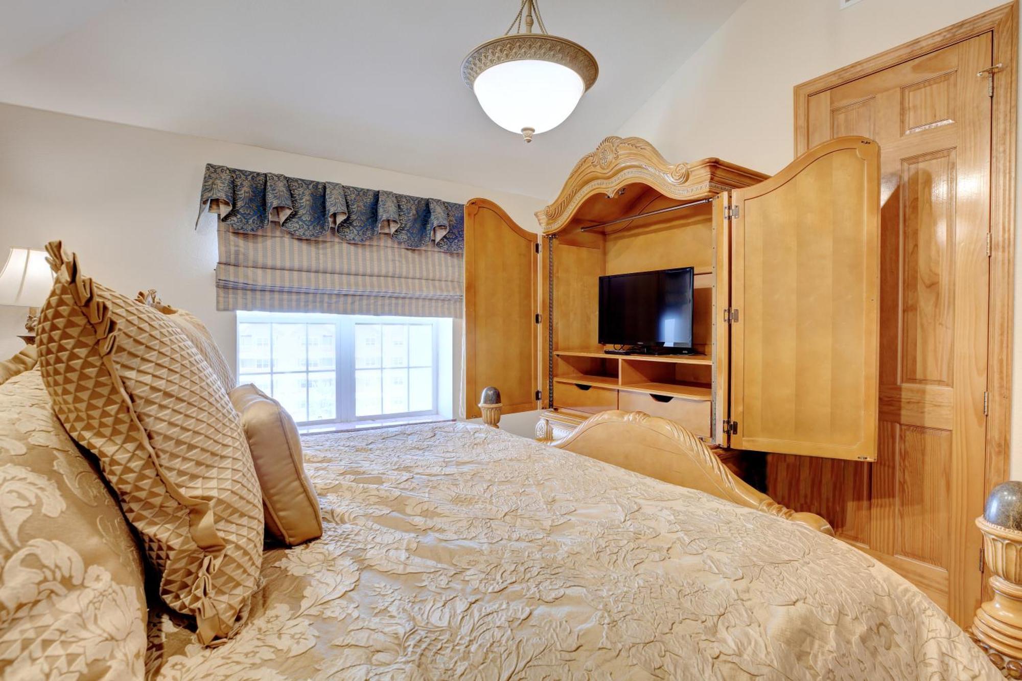 Hotel Grand Crowne