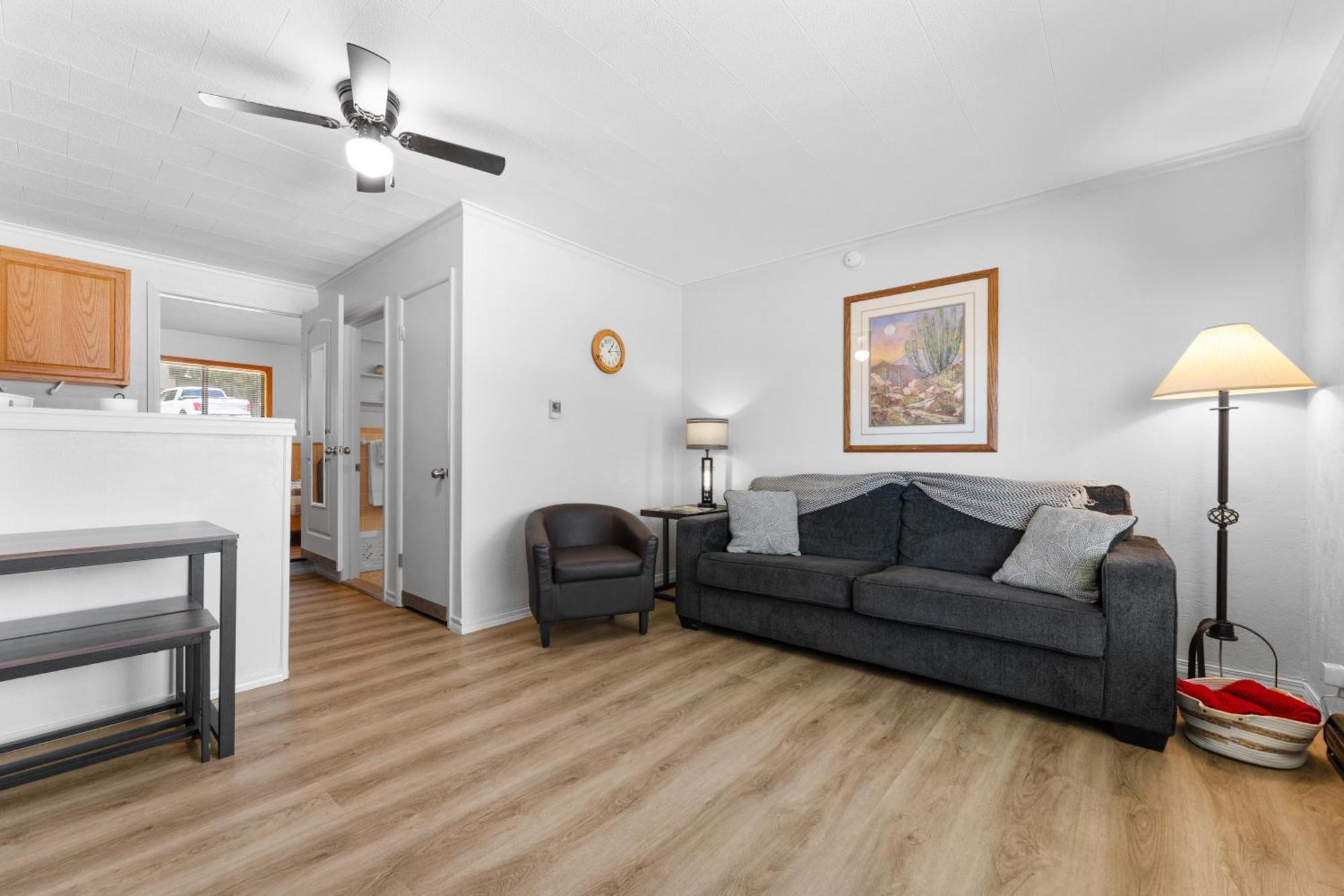 Osage Apartment *
