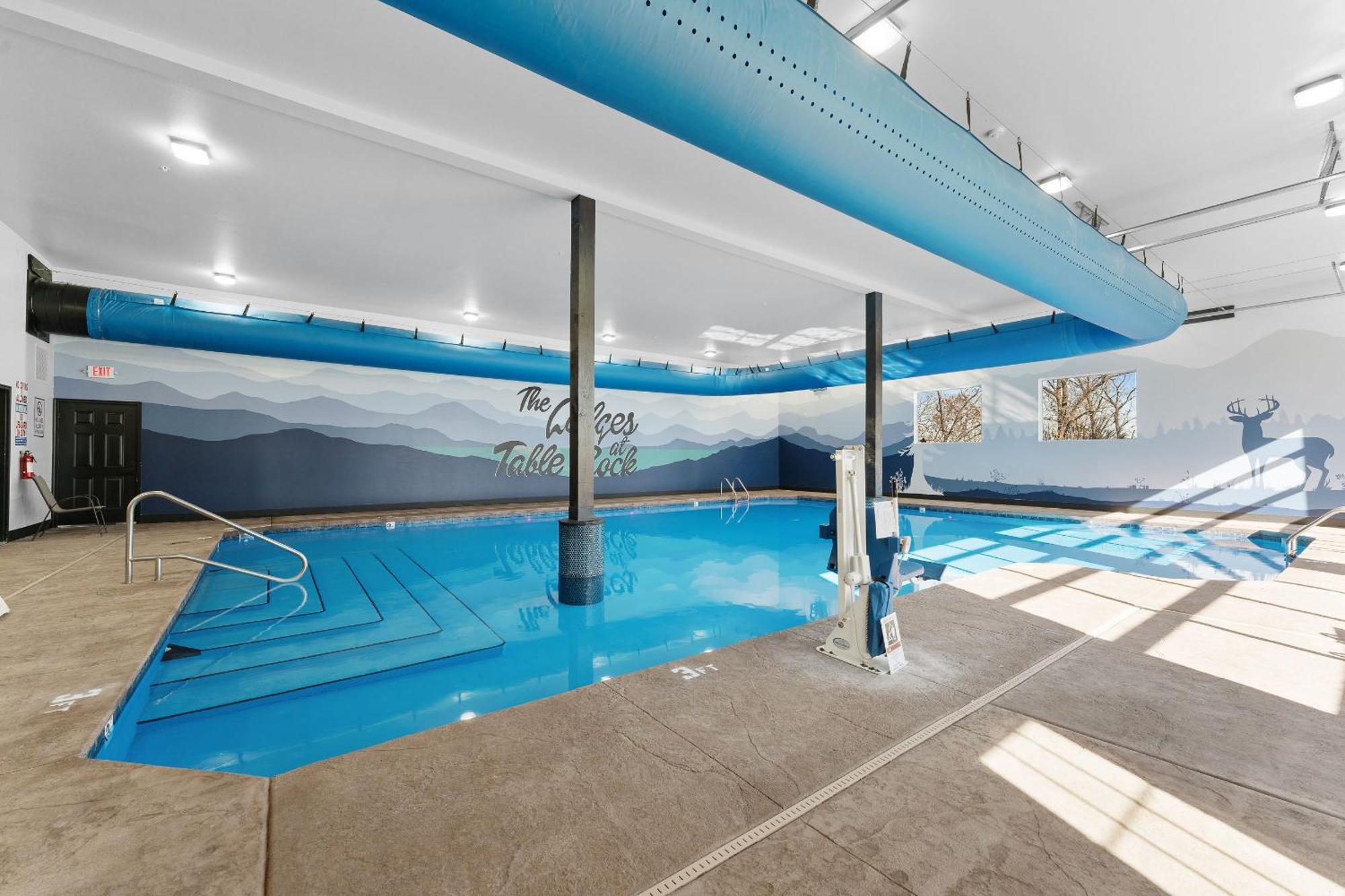 Xbox Hot Tub Gameroom 1 Mi Silver Dollar Community Indoor Pool Holiday home *