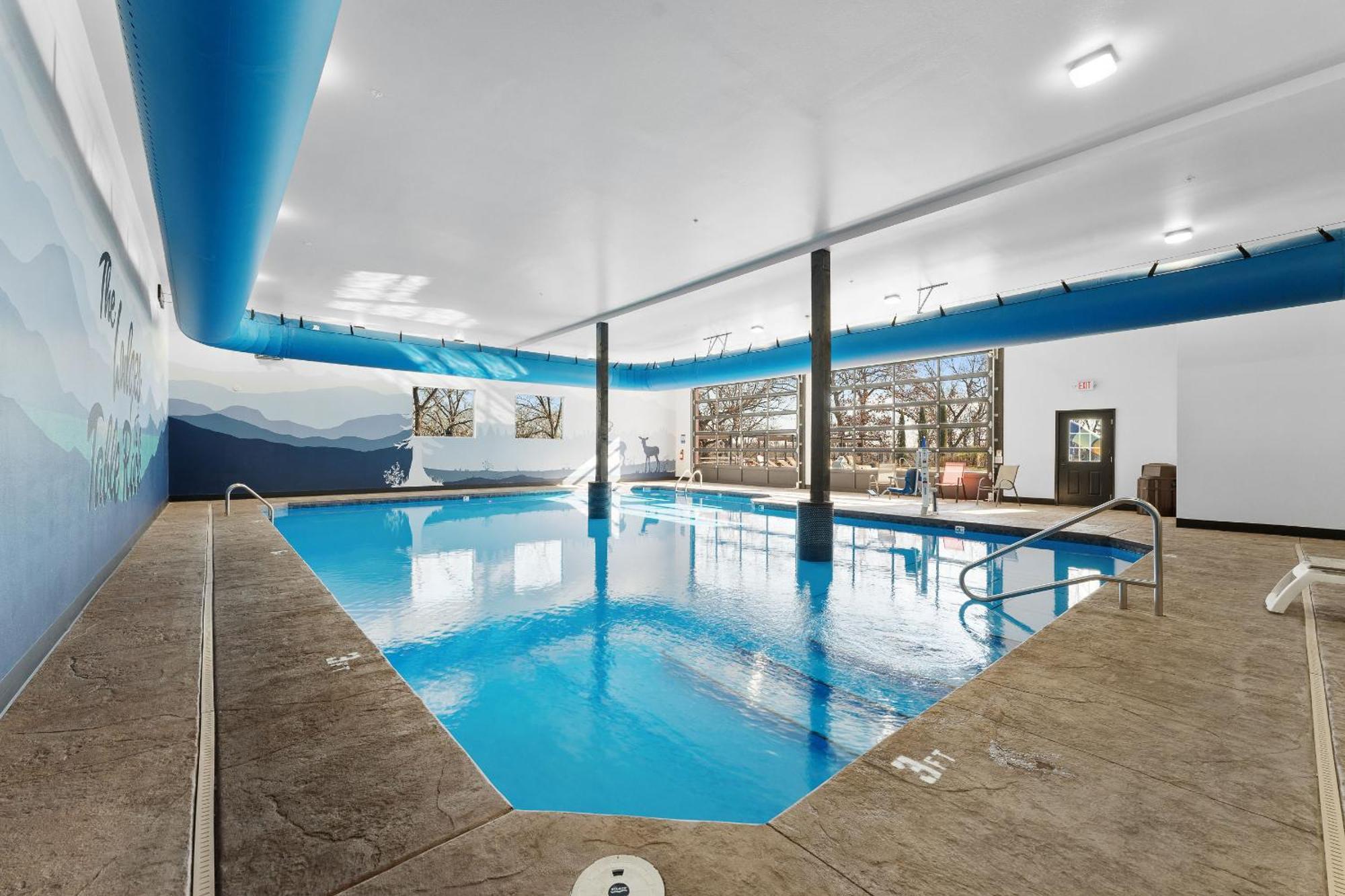 Xbox Hot Tub Gameroom 1 Mi Silver Dollar Community Indoor Pool * Branson