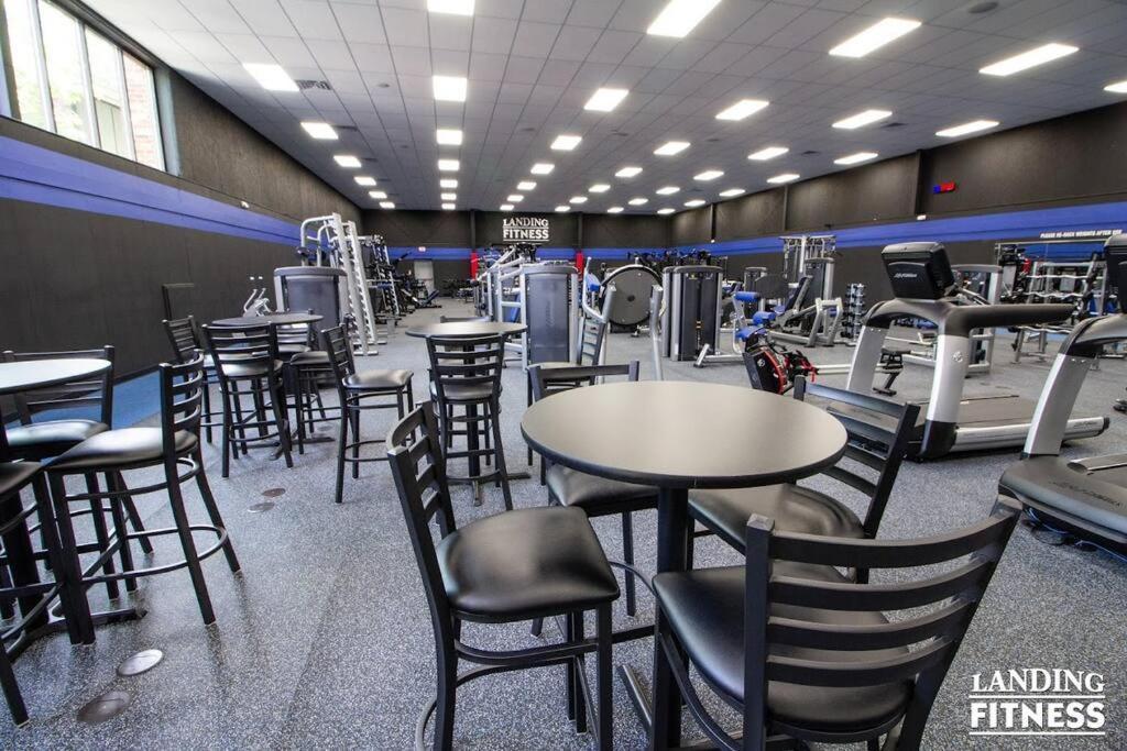 Pet Friendly Boho With Pool--fitness Center--next To The Landing--close To Convention Center And Kanakuk Apartment *