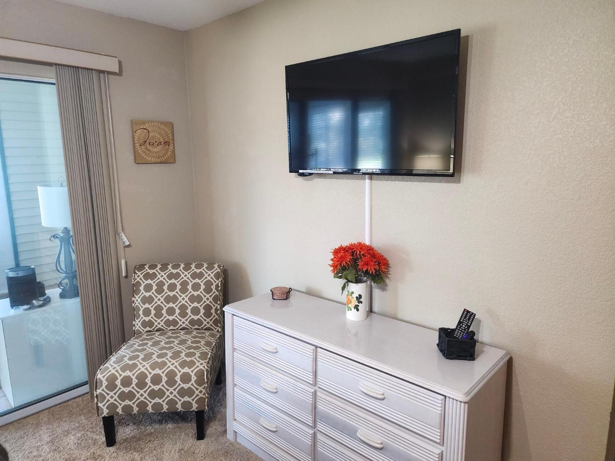 Apartment Golf Course View - Centrally Located - Free Attraction Tickets Included - Stairs Required - Fw7-1 *