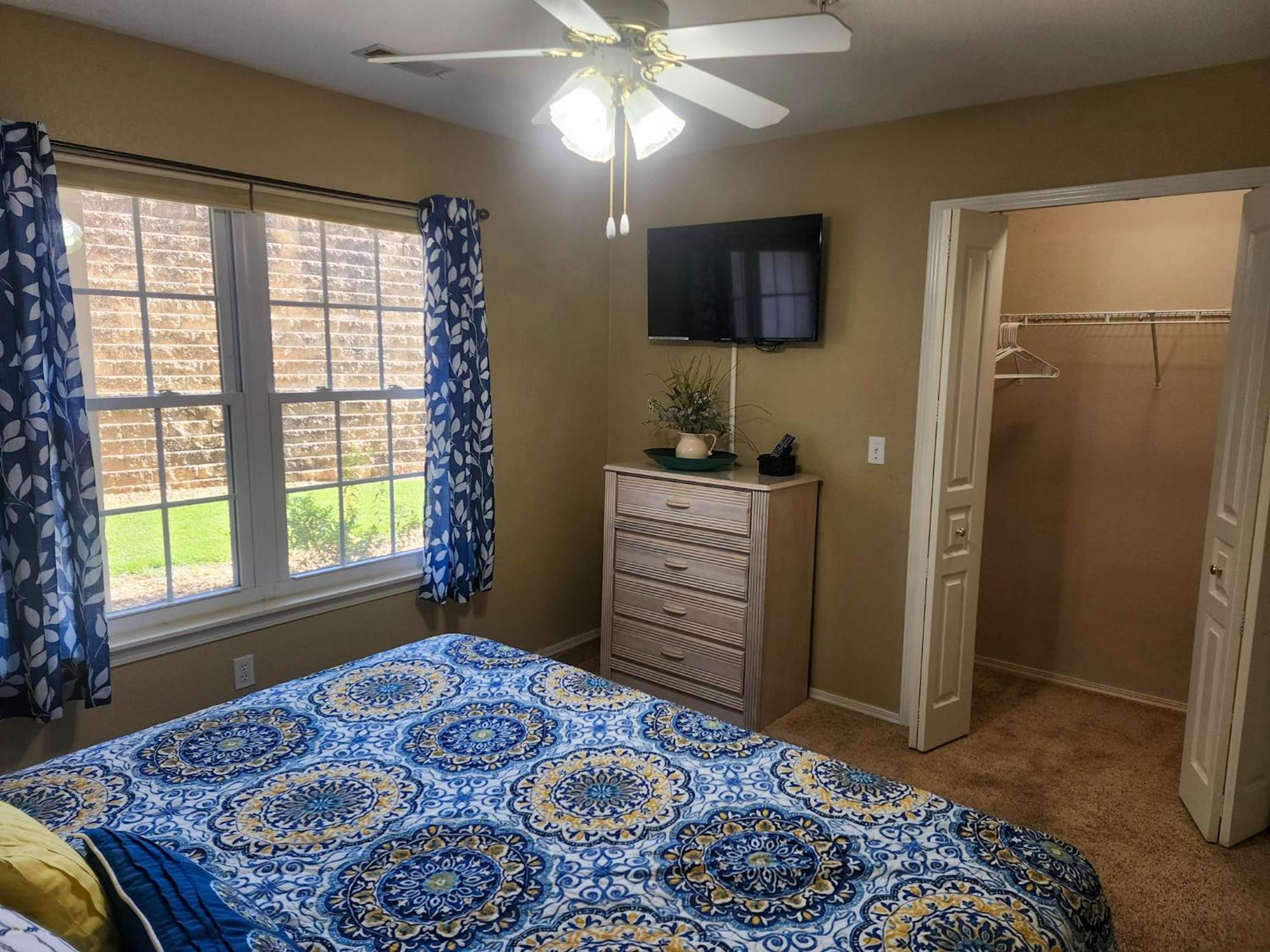 Golf Course View - Centrally Located - Free Attraction Tickets Included - Stairs Required - Fw7-1 * Branson