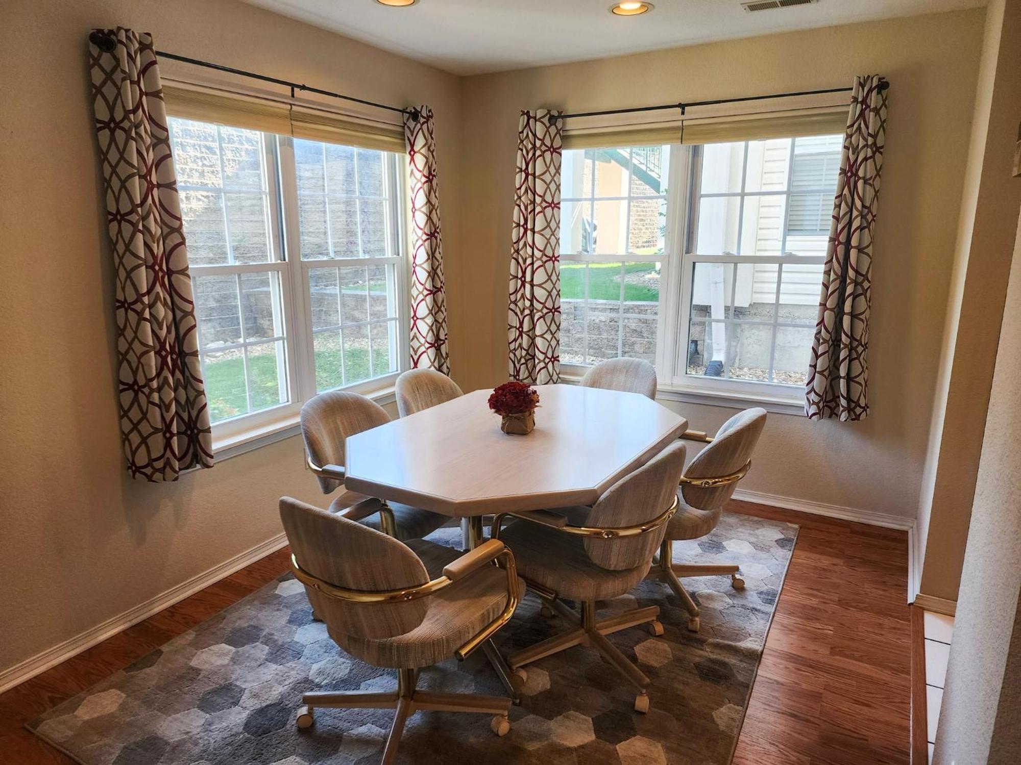 Apartment Golf Course View - Centrally Located - Free Attraction Tickets Included - Stairs Required - Fw7-1
