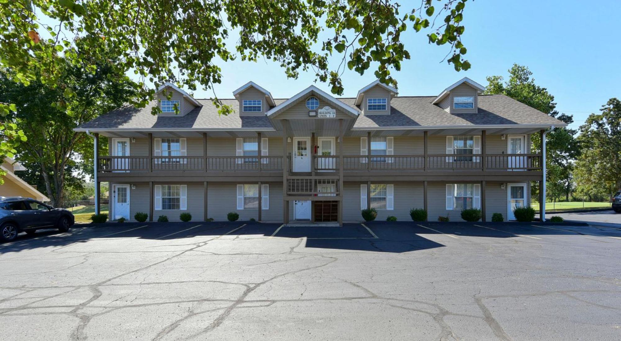 Apartment Tee Time Fairway View And Coffee Bar With Loft Branson