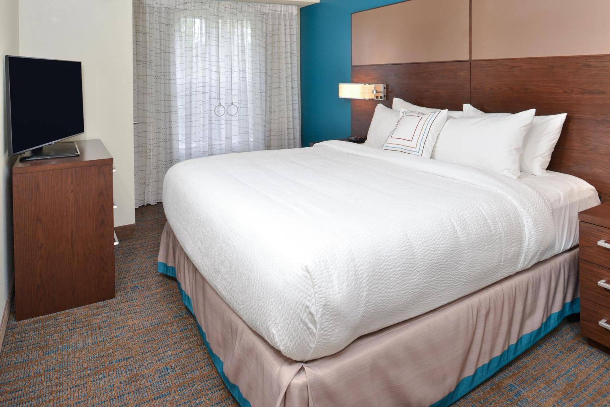 Hotel By Marriott