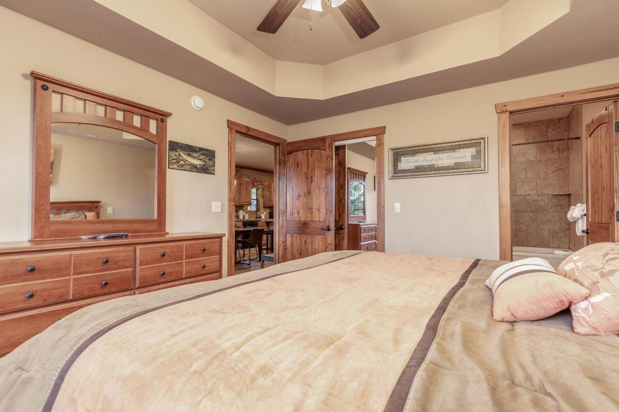 2br Village At Indian Point 1504 Near Sdc- Free Tickets Daily Up To $500 Holiday home Branson