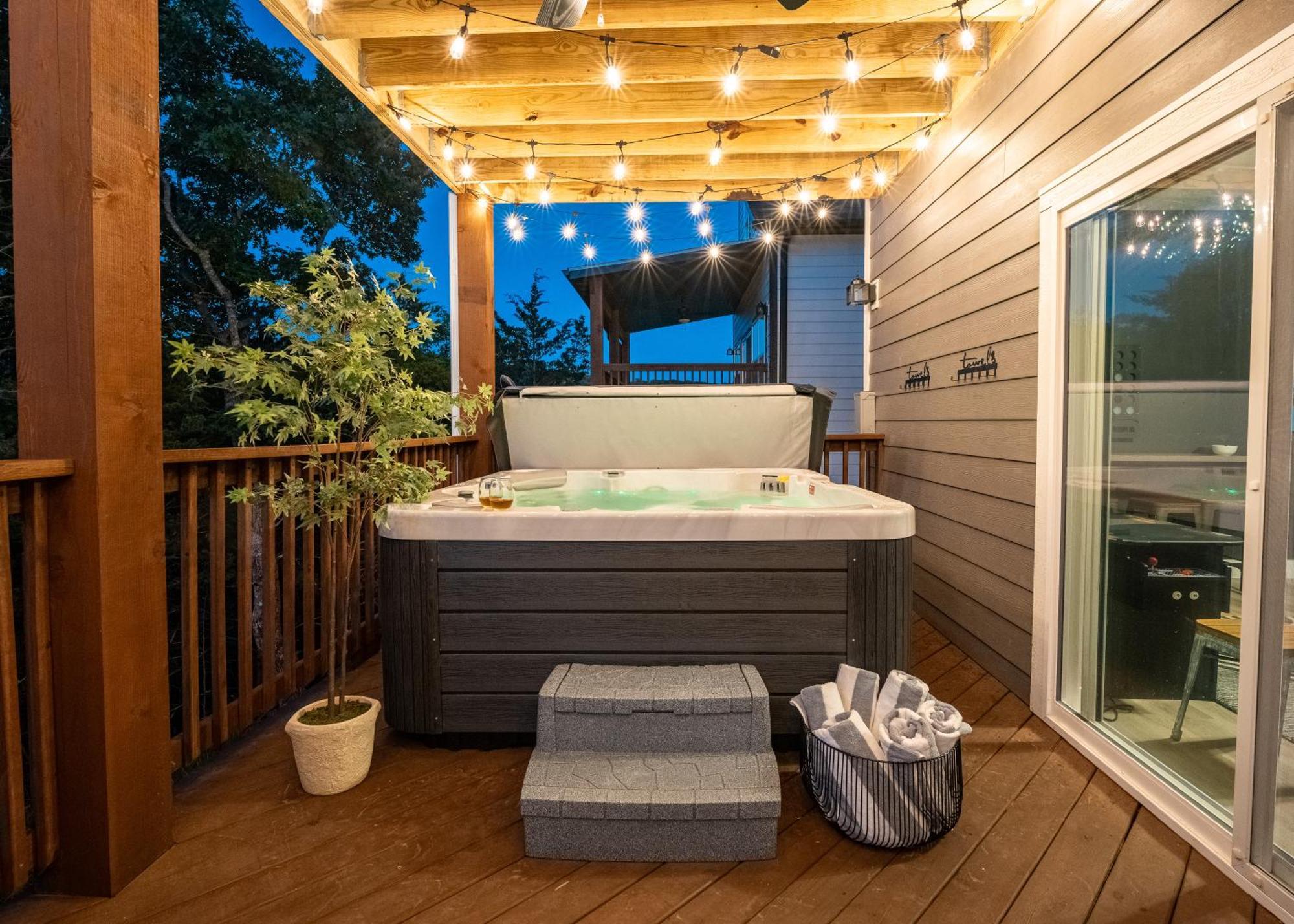 Xbox Hot Tub Gameroom 1 Mi Silver Dollar Community Indoor Pool *