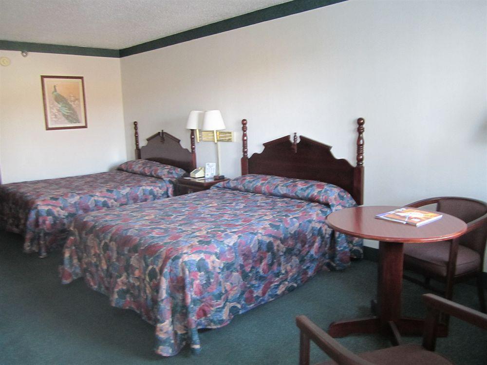 Evergreen Hotel Branson