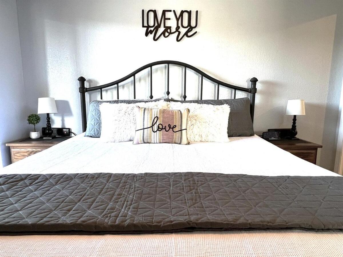Apartment The Cove 9-3 By Sdc, Big Deck, Pool, Hot Tub, Lake View, No Stairs *