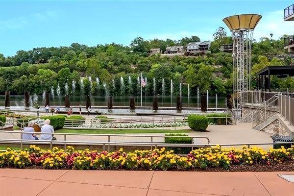 The Cove 9-3 By Sdc, Big Deck, Pool, Hot Tub, Lake View, No Stairs Apartment