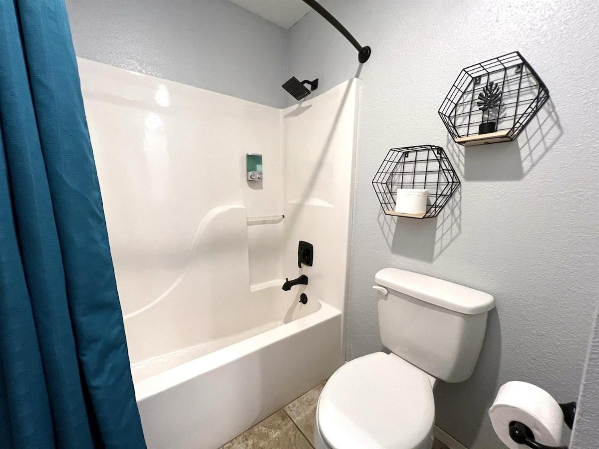 The Cove 9-3 By Sdc, Big Deck, Pool, Hot Tub, Lake View, No Stairs Apartment *