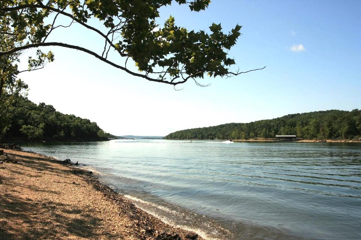 Apartment The Cove 9-3 By Sdc, Big Deck, Pool, Hot Tub, Lake View, No Stairs *