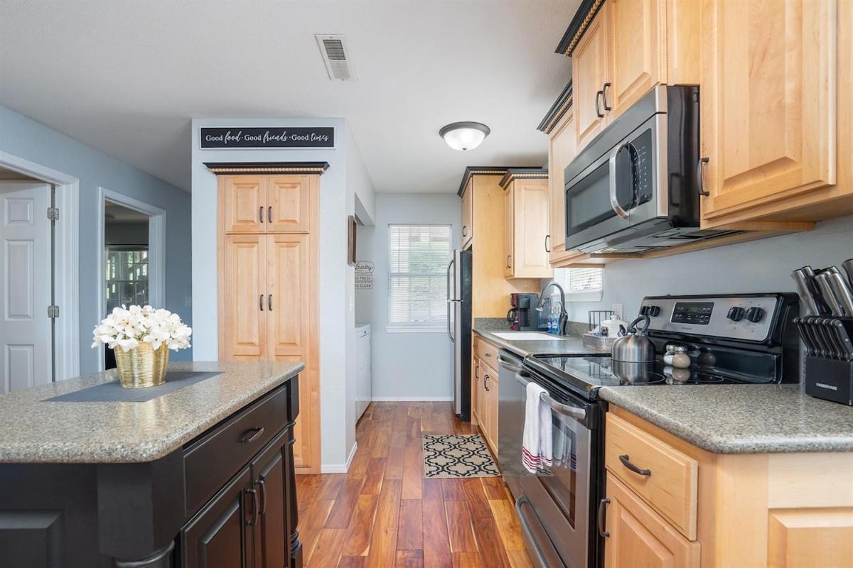The Cove 9-3 By Sdc, Big Deck, Pool, Hot Tub, Lake View, No Stairs * Branson