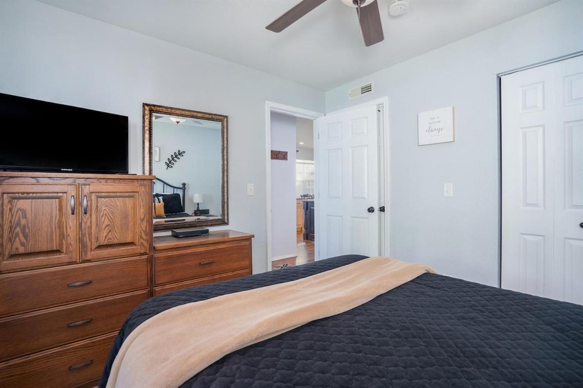 The Cove 9-3 By Sdc, Big Deck, Pool, Hot Tub, Lake View, No Stairs * Branson