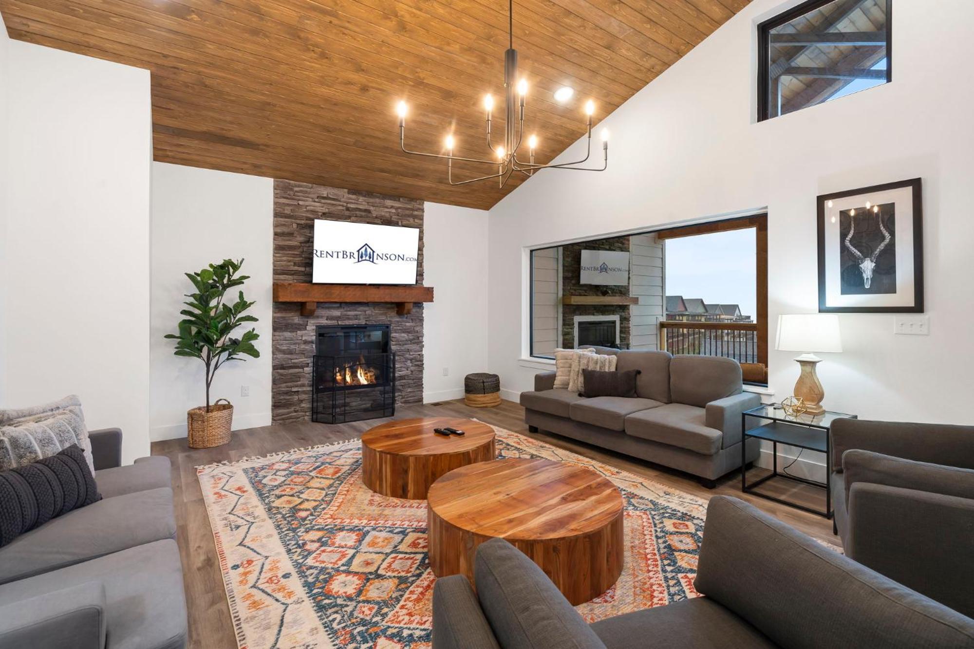 Holiday home Gorgeous Views, $400 Daily Local Activities, Community Amenities, Near Sdc! *