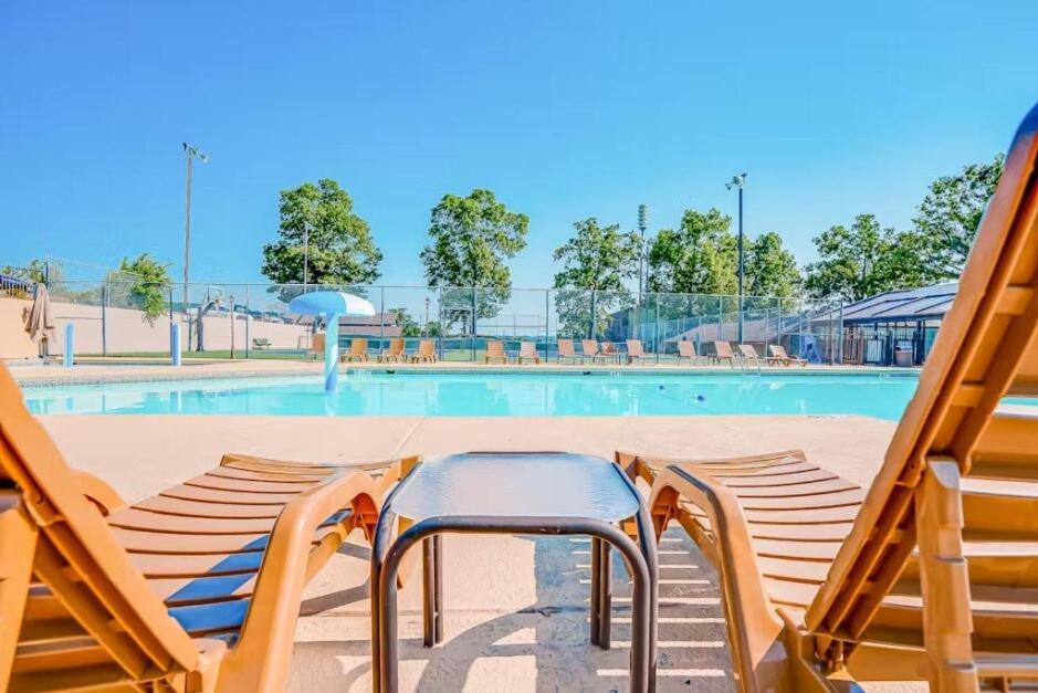 Apartment Pointe Royale 52-7, Golf, Indoor And Outdoor Pools