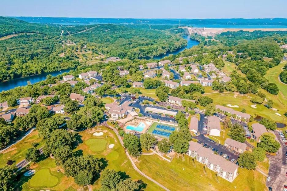 Apartment Pointe Royale 52-7, Golf, Indoor And Outdoor Pools *