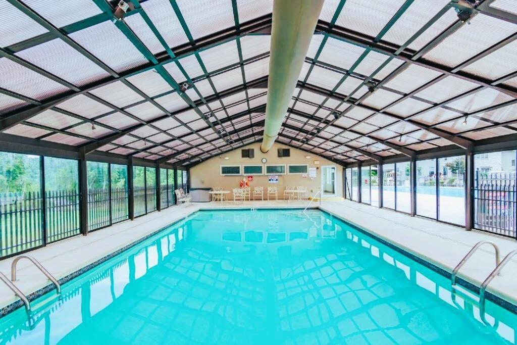 Pointe Royale 52-7, Golf, Indoor And Outdoor Pools Apartment