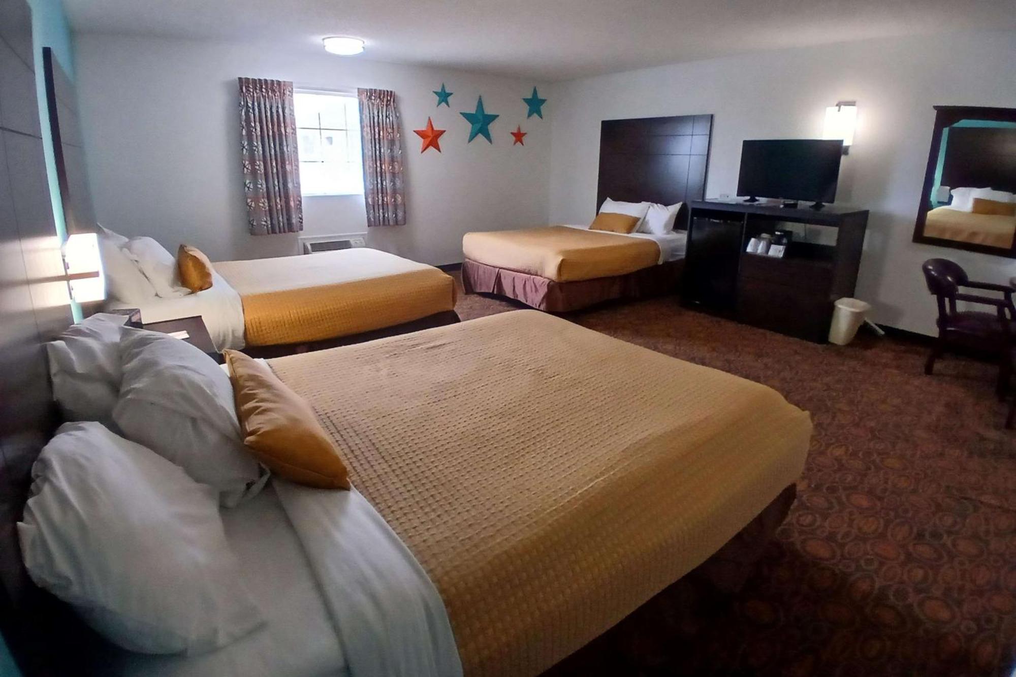 Howard Johnson By Wyndham Theatre District Hotel 2*