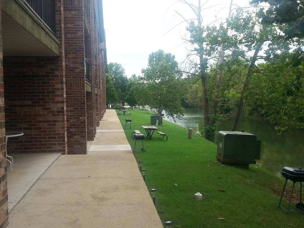 Roark Vacation Aparthotel Branson