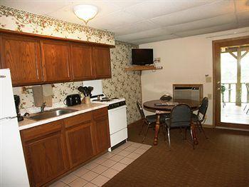 Lilleys' Landing & Marina Hotel 2*