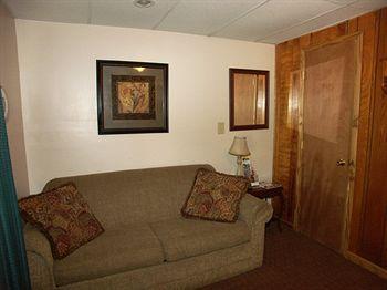Hotel Lilleys' Landing & Marina Branson